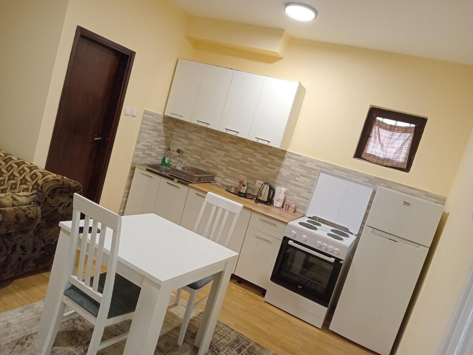 Hotel Prestige 4 Podgorica Esterno foto